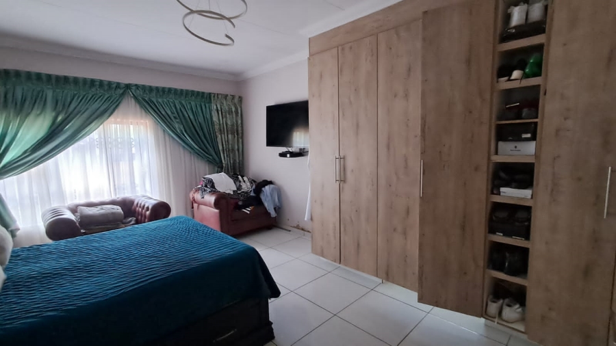 4 Bedroom Property for Sale in Parys Free State